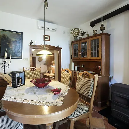 Kali Borhaz - Nyaralohazak Ferienhaus Köveskál
