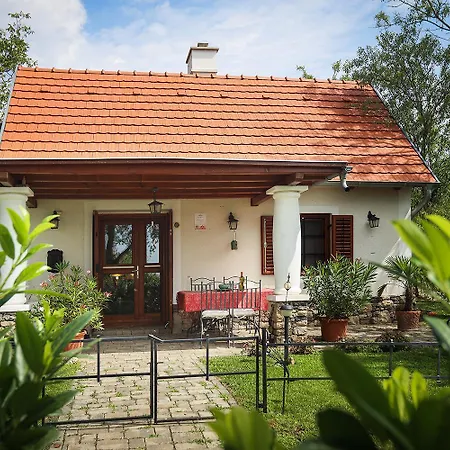 Kali Borhaz - Nyaralohazak Holiday home *